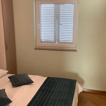 Tranquil And Stylish Krk With Balcony *